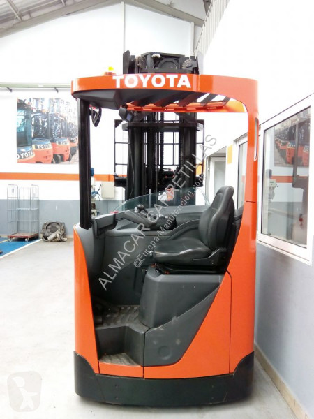 Chariot à mât rétractable BT RRE 160