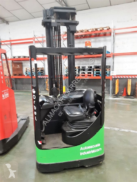 Carretilla retráctil Linde R-14