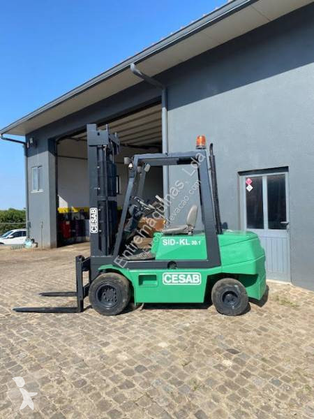 Chariot à mât rétractable Cesab SID30