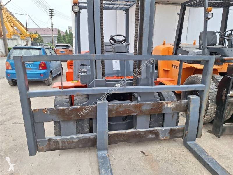 Stivuitor cu catarg retractabil Heli CPCD70