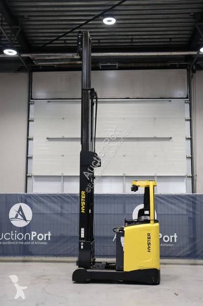Chariot à mât rétractable Hyster R2.0