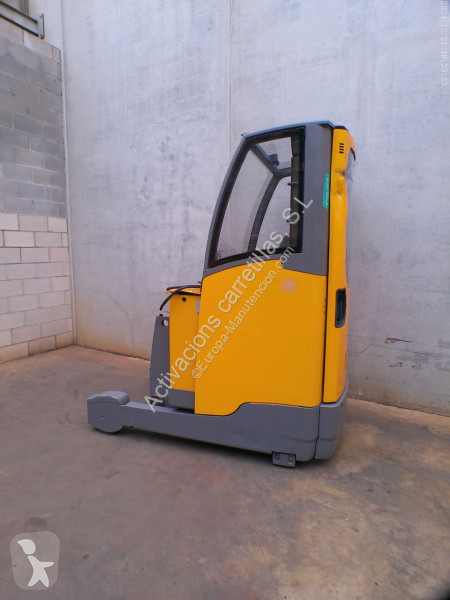 Chariot à mât rétractable Jungheinrich 830 DZ