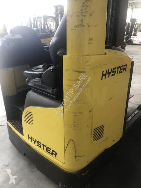 رافعة شوكية مع صاري قابل للسحب Hyster