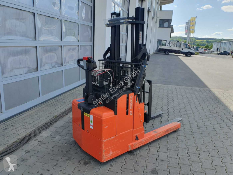 رافعة شوكية مع صاري قابل للسحب Toyota RWE 120 /...