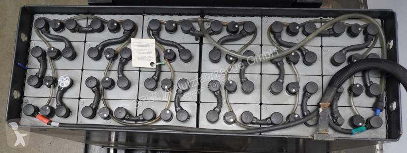 رافعة شوكية مع صاري قابل للسحب Linde  R 25 1120