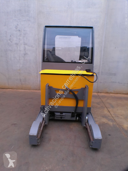 Chariot à mât rétractable Jungheinrich 830 DZ