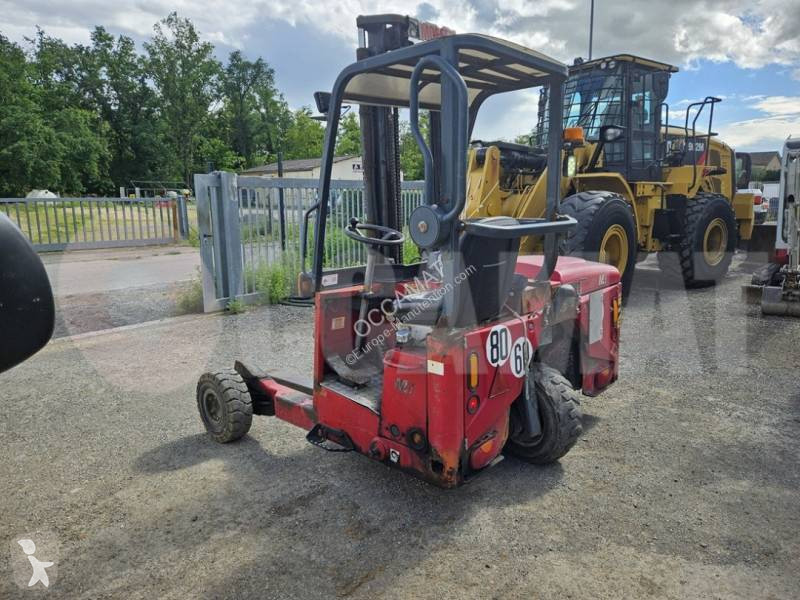 رافعة شوكية مع صاري قابل للسحب Moffett M4 20.3