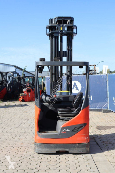 Stivuitor cu catarg retractabil Linde R20-01