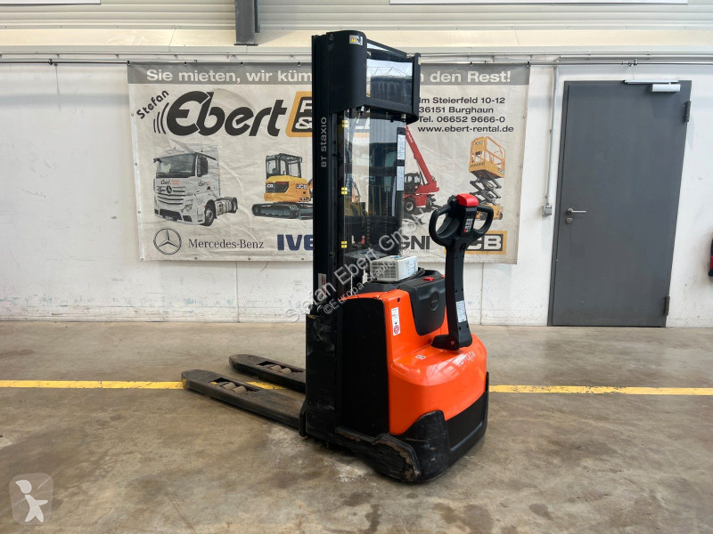 Gaffeltruck med stabler Toyota SWE 120L  / nur...