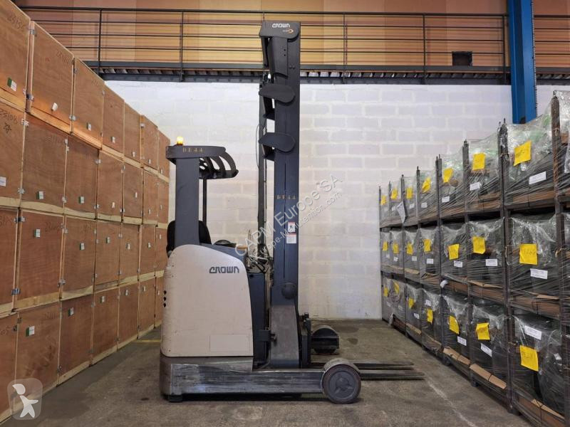 Stivuitor cu catarg retractabil Crown  ESR 5260
