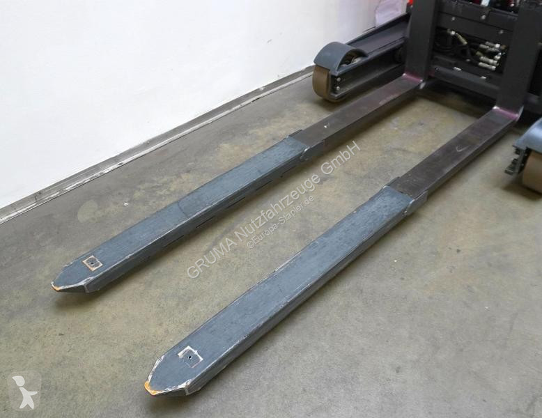 رافعة شوكية مع صاري قابل للسحب Linde  R 12 B 1120