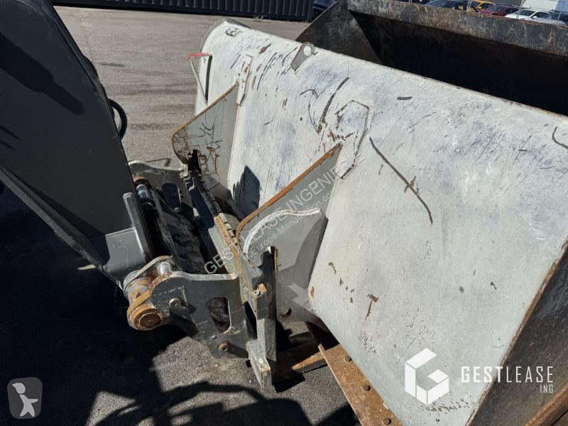 Stivuitor cu catarg retractabil   T33.10