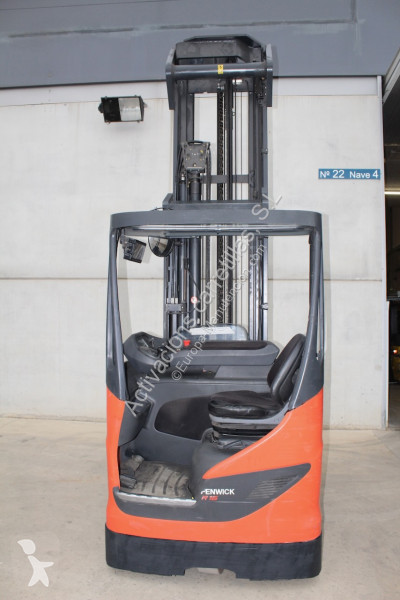 Chariot à mât rétractable Linde R 16