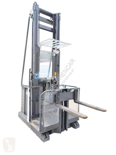 رافعة شوكية مع صاري قابل للسحب Unicarriers...