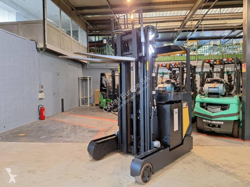 Chariot à mât rétractable Caterpillar  NR20N2H