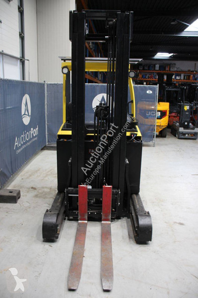 Chariot à mât rétractable Hyster R1.6
