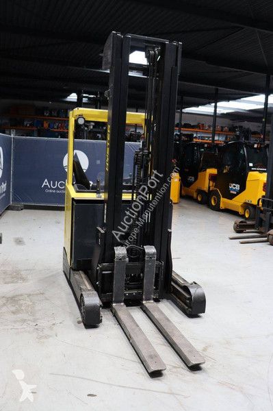 Chariot à mât rétractable Hyster R2.0