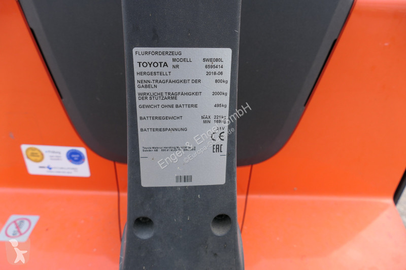 رافعة شوكية مع صاري قابل للسحب BT SWE 080L