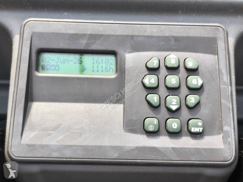 رافعة شوكية مع صاري قابل للسحب Unicarriers...