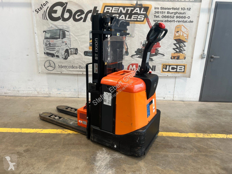 Gaffeltruck med stabler Toyota SPE 125  / nur...
