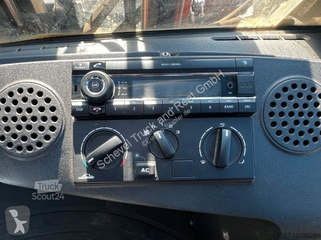 Stivuitor cu catarg retractabil Linde -394-02...