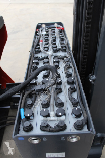 Chariot à mât rétractable Linde R 16