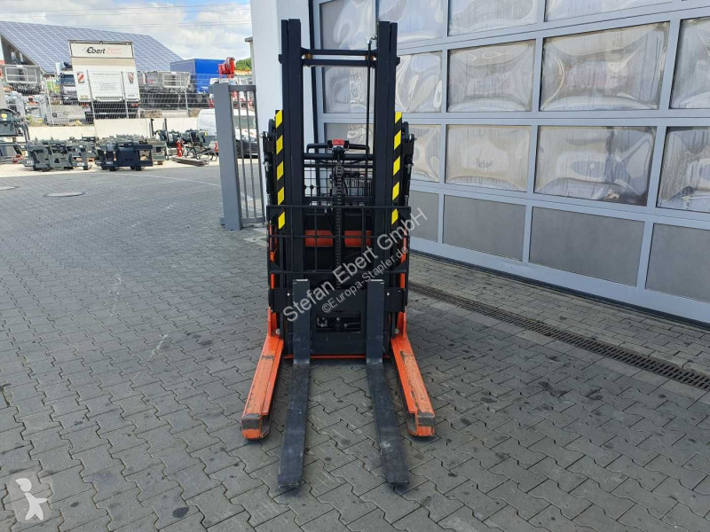 رافعة شوكية مع صاري قابل للسحب Toyota RWE 120 /...