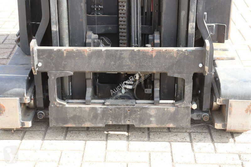 Stivuitor cu catarg retractabil Toyota