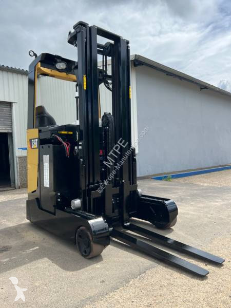Chariot à mât rétractable Caterpillar NR16N