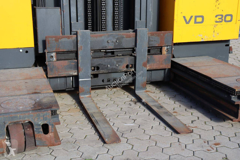 Stivuitor cu incarcare laterala Hubtex VD 30