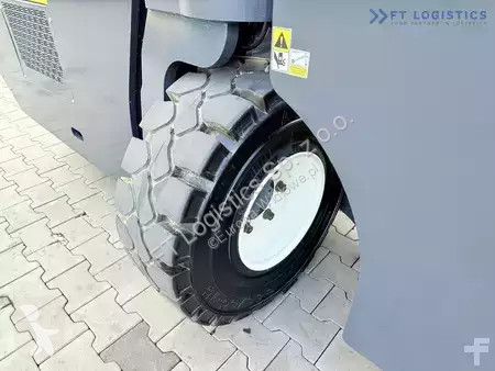 Боковой погрузчик Combilift