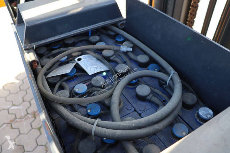 Stivuitor cu incarcare laterala Hubtex VD 30