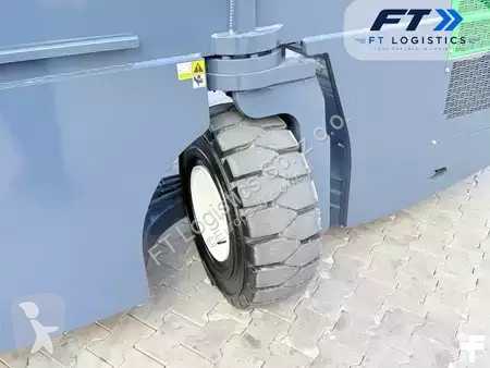 Stivuitor cu incarcare laterala Combilift