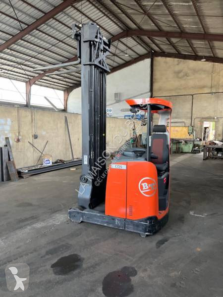 Stivuitor cu incarcare laterala Toyota BT RRE140