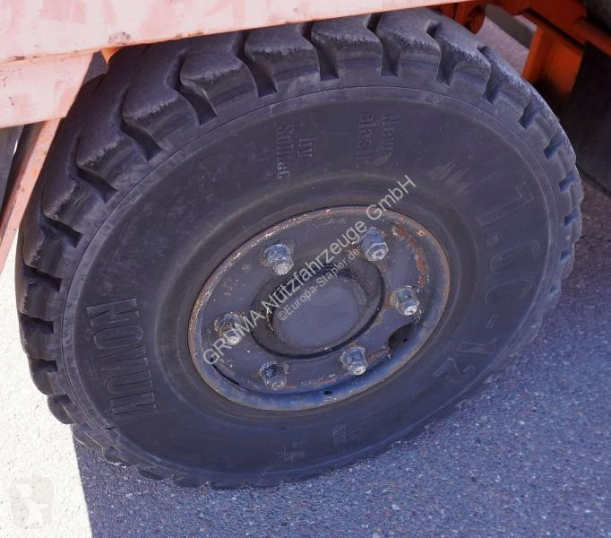 Empilhador com deslocamento lateral   336H