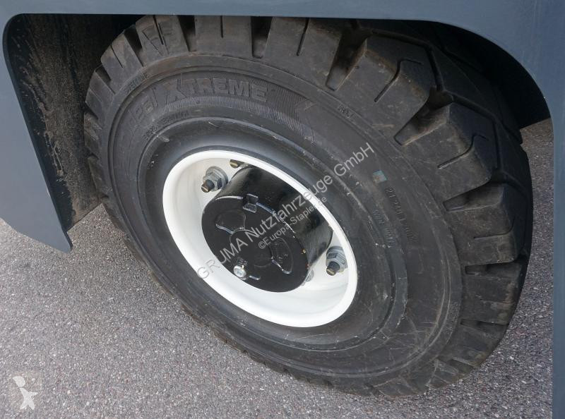 رافعة شوكية مع تحميل جانبي Combilift C5000 FWSL