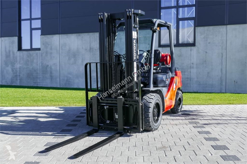 رافعة شوكية Toyota 02-8FGF30