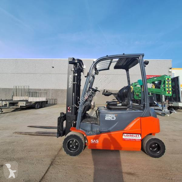 Teleskopický manipulátor Toyota 8FBM20T