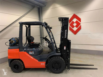Toyota 02-8FGF30 Gabelstapler
