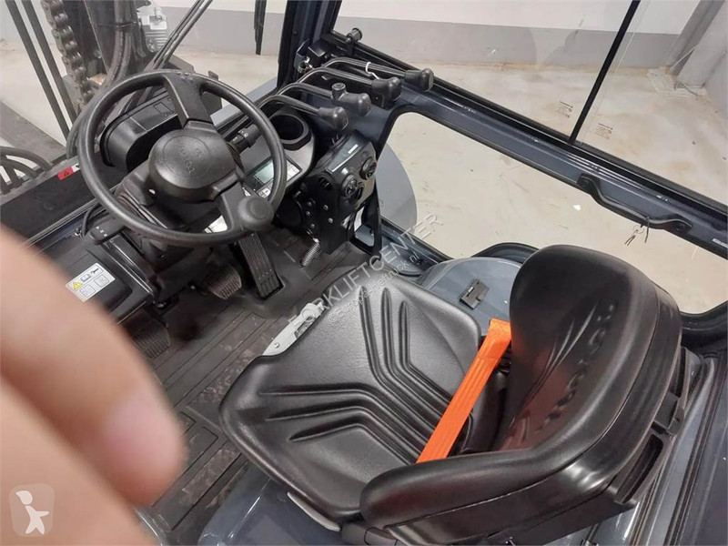 رافعة شوكية Toyota 8FD70F