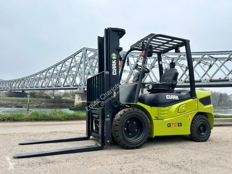 Chariot élévateur Clark GTS33D