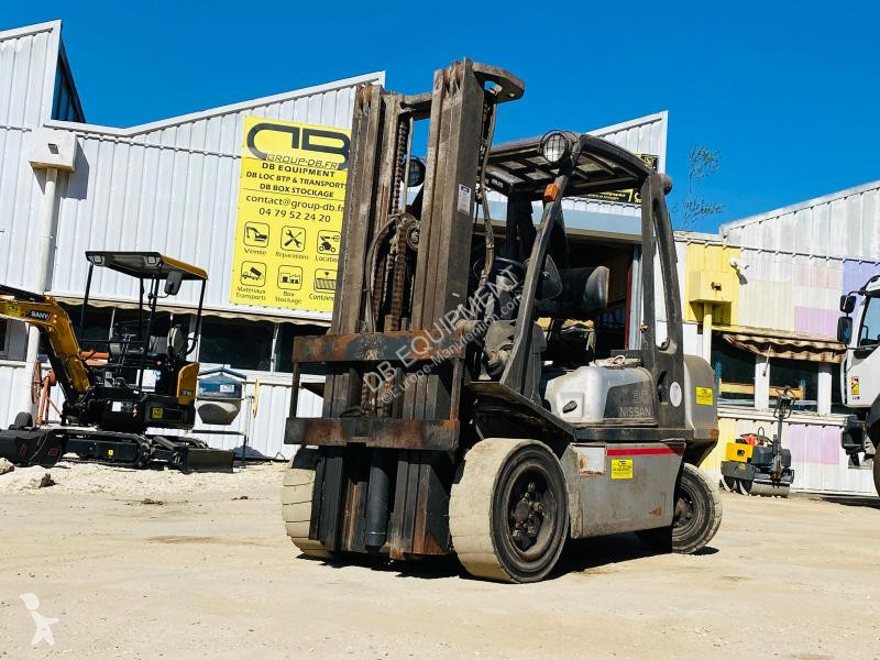 Heftruck Nissan FGD02A30Q Chariot élévateur