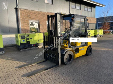 Hyundai i30 30L-7A 3 ton Triplex Sideshift Positioner LPG Heftruck
