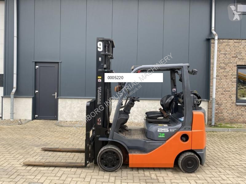 Carrello elevatore Toyota 8FGCU25 2.5 ton...