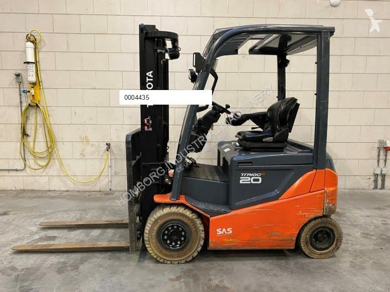 Teleskopický manipulátor Toyota 2 ton Traigo 20...
