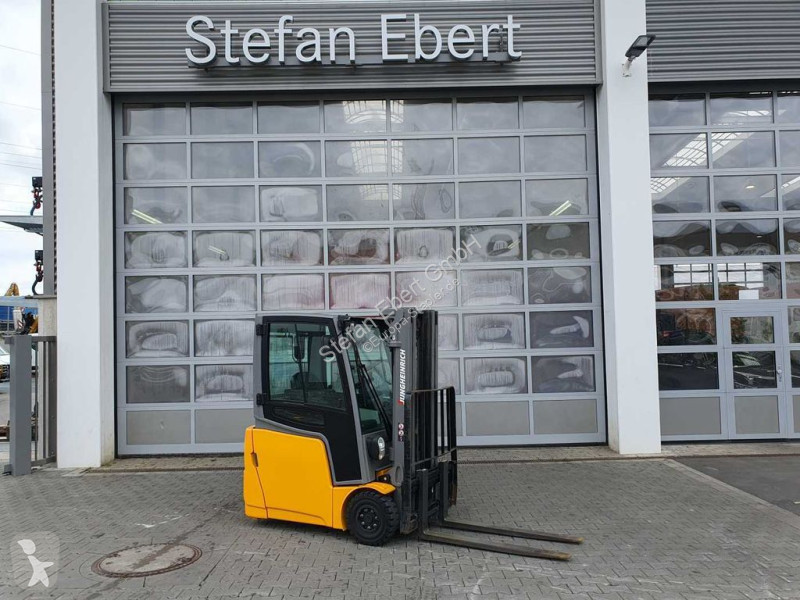 Stivuitor Jungheinrich EFG 215 / Triplex:...