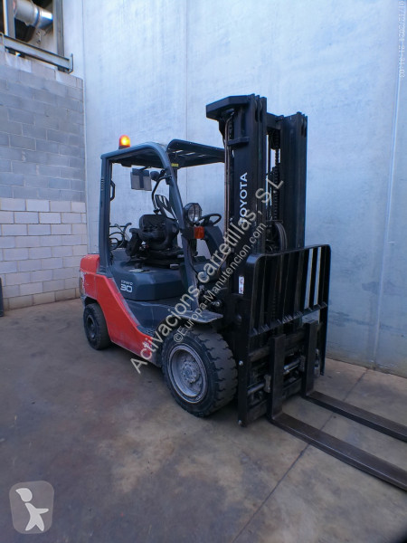 Toyota 02-8FGF30 MATRICULADA Gabelstapler