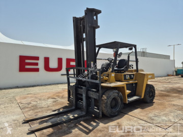 Teleskopický manipulátor Caterpillar DP70