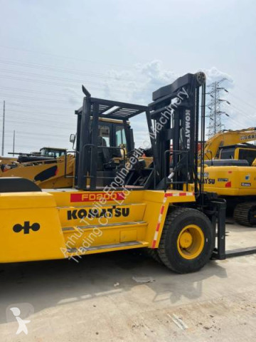 رافعة شوكية ثقيلة Komatsu