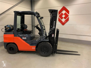 Heftruck Toyota onbekend 02-8FGJF35